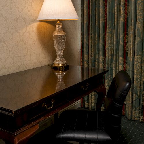 Carlyle Hotel Campbell